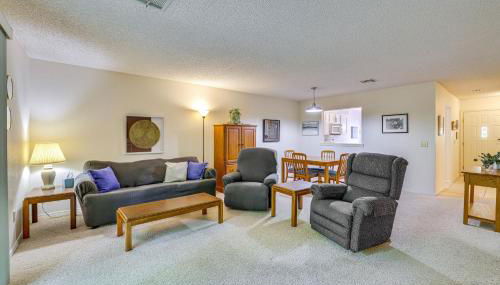 Bella Vista Townhome with Deck Near Back 40 Trail! - Foto 2