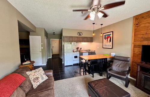 Loon Mountain Retreat with Pool and Hot Tub - Foto 50