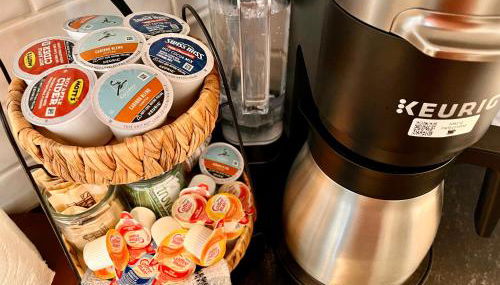 Modern & Cozy on Private Lane, Minutes to Airport - Foto 5