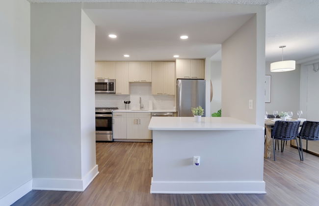 Walkable DC View Apartments - Photo 41