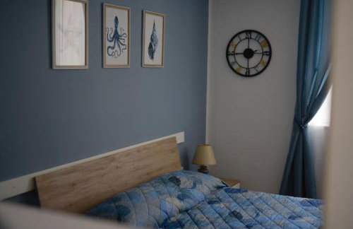 Un passo dal Mare - 50m from the Sea, with Garden, AC & WiFi - Foto 13