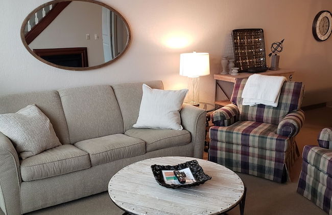 Unit 303 BD/ 2 BA - Foto 3