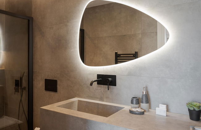 Athenian Riviera Seaside Suite - Photo 14