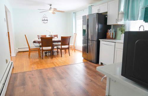 Family River Valley Retreat with Fireplace - Foto 11