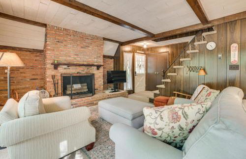 Lake Access Cabin with Deck, Fire Pit and Grill! - Foto 5