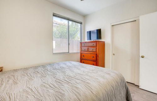 Desert Escape with Pool Oasis Near Golfing and Vegas! - Foto 15