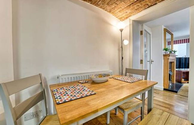 Host Stay The Basement on the Tything - Foto 5