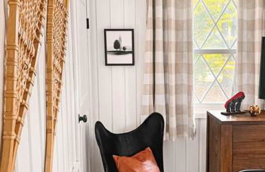 Stylish and Cozy Cabin, Walking Distance to Big Bass Lake - Foto 32