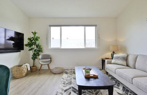 Modern Upstairs Loft - Newly Renovated! - Foto 9