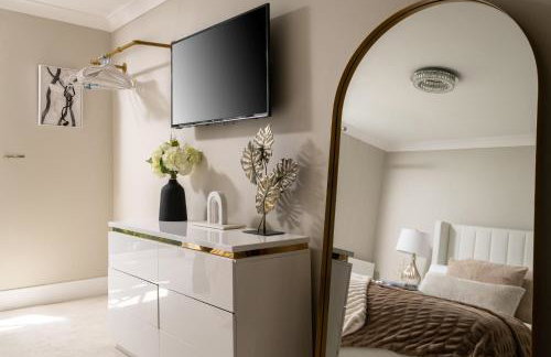 Seahaven in Sandbanks with Private Hot Tub - Photo 15