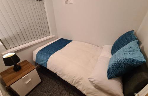 Whole House - 4 Bedrooms - Parking - Sleeps 8 - Foto 36