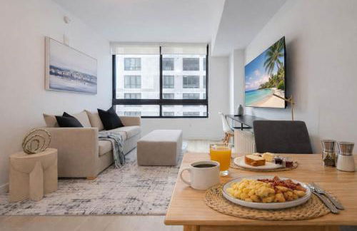 City Skyline Views & Rooftop Pool at District 225 - Foto 14