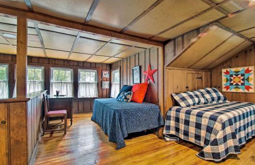 Remodeled Historic Farmhouse about 20 Mi to KC! - Foto 21