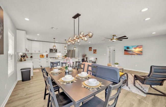 Spacious & Homey 4br/3ba W/amenities Near Downtown - Foto 29