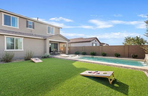 Luxe Queen Creek Home with Pool, Yard, Work Station - Photo 27