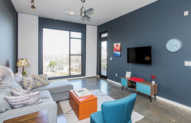 Convenient Condo Near Zilker & Barton Springs! - Photo 8