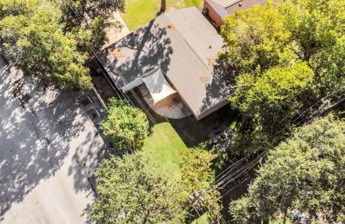 H Town Hideout SLPS 10 KingBD Fire Pit - Foto 49