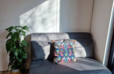 Cozy & Contemporary Lodge by the woods - Photo 10