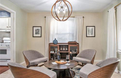 Tahanan - Cozy 4BD Near Downtown & UND - Gameroom - Foto 38