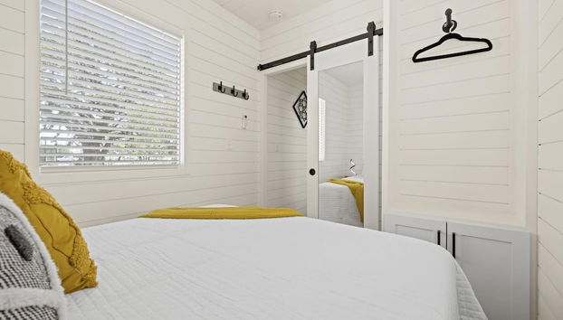 New The Yellow Beacon-luxury Shipping Container - Foto 5, Habitación