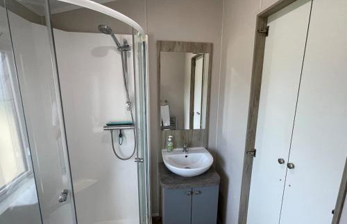 Elegant Lodge in Peaceful Holiday Resort - Photo 28