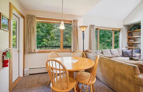 Highridge J5B Spectacular 1 Bedroom Escape with fireplace, sauna & resort amenities - Foto 4