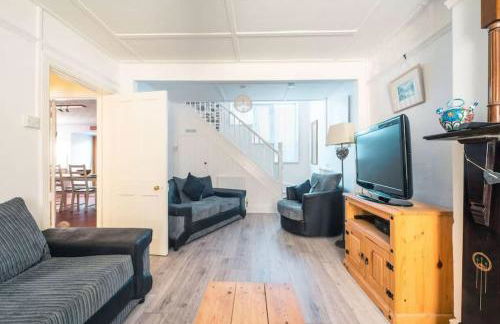 Cosy Welsh Cottage in St Davids Centre with Garden - Photo 10