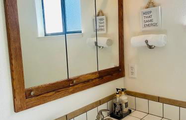 Family friendly, 3 bedroom house, with king bed for up to 15 - BBQ - Internet - jet tub - Foto 13