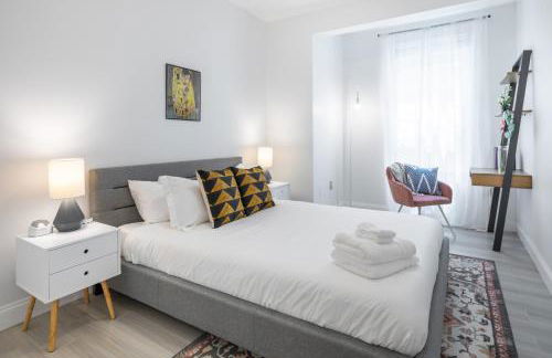 Cherry Suites 2BR Apt w W D Arcade Machine - Foto 24