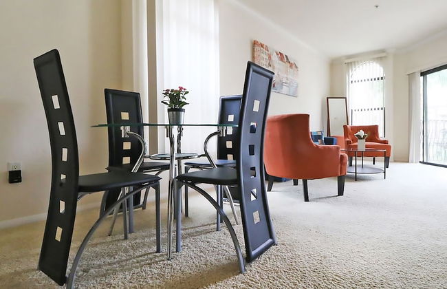 LAs Premier Apartments - Photo 22