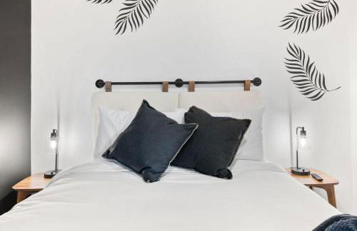 New-Dog Friendly,Hot Tub, Fire-pit, 1 mile to DTWN - Foto 43