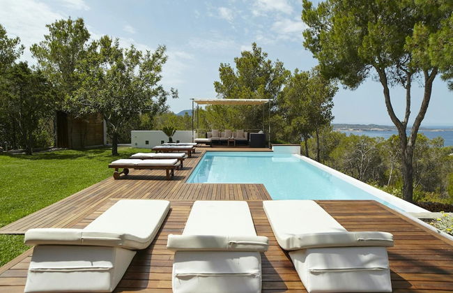 Luxury Villa With sea and Sunsets Views - Photo 35