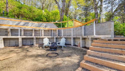 Walk to Winema Road Beach Home with Hot Tub! - Foto 2