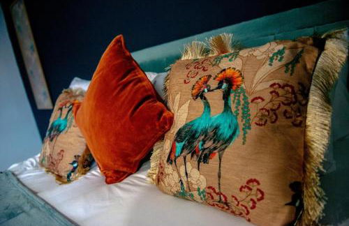 4-Bed, Sleeps 6, contractors welcome! - Foto 16