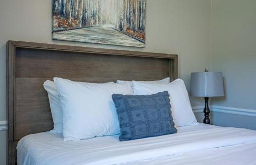 Disconnect From The City In This Outdoorsy Getaway - Foto 16