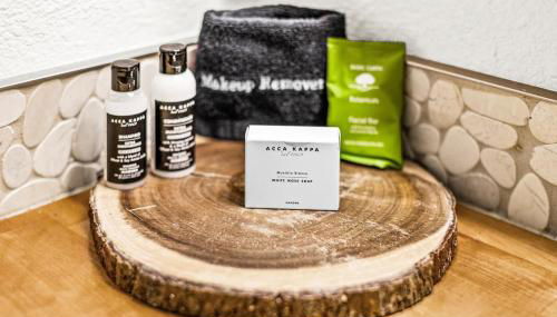 Whispering Pines Lake Views 1BR King Suite - Foto 2