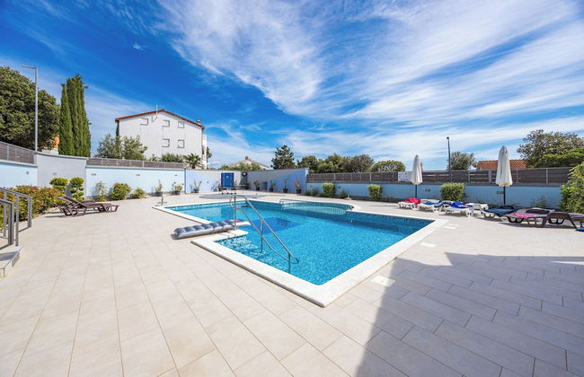 Mery's Sunny Pool Apartment - Foto 10