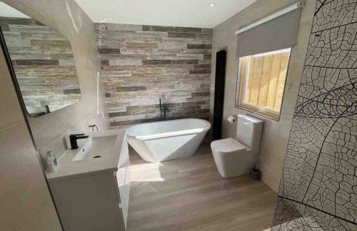 Luxury lodge with hot tub - Foto 14