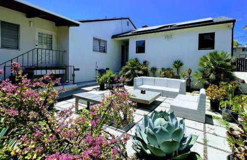 Sunny 1BR with Large Outdoor Lounge Space - SH4LAD - Foto 4