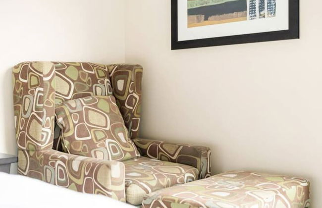 3BR Lakeside Dream Penthouse - Photo 12