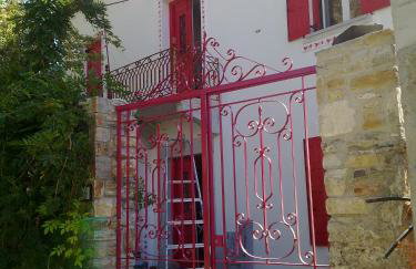 Epavli Sofia' s two Apartments in Horto, 30m from the sea - Foto 1