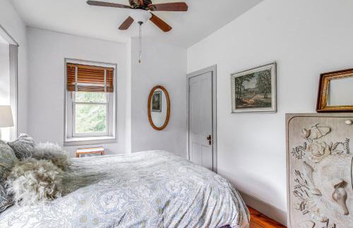 Steps to Delaware Canal Enchanting Stone Cottage! - Foto 14