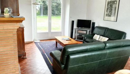 Maison cosy à Pontorson avec jardin clos et terrasse - Foto 3