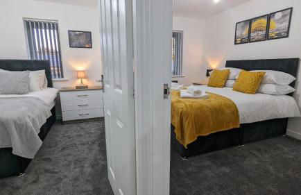 CLARITURF - 4 Bedroom Semi - Private Parking near Turf Moor, Town Centre, Transport and Motorway Links next to Canal, 3 Parks and Lake - Sky and Netflix - Foto 21