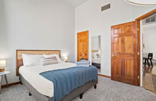 Skyloft Condo - Walk To Stadiums - City Views - Foto 21