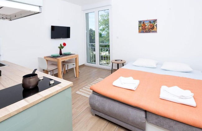 Romantic Studio in Zadar With City and Garden Views - Photo 2