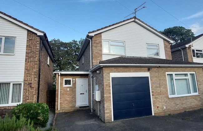 Luxury 5 Bedroom 2 BA House with Parking - Foto 1