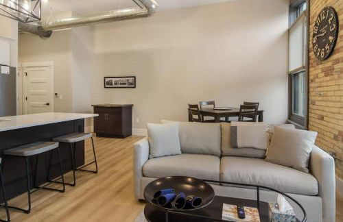 Golden Lofts Unit 4 Downtown Traverse City 2BD 2BA - Foto 6