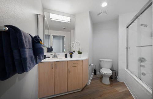 The Turquoise Lounge - Chic 2BR Beach view Pool, Sauna - Foto 39