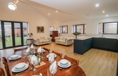 Courtyard View - Photo 7